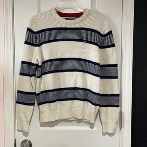 Men’s sweater.